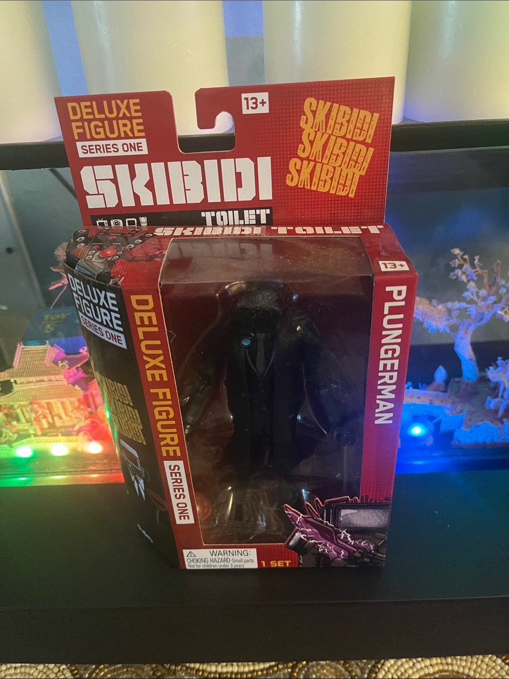 Plungerman Deluxe Figure - Black (Series One)